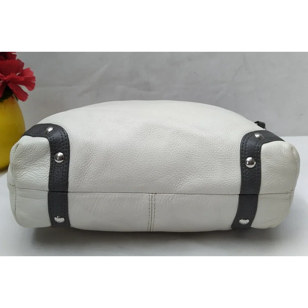 Coach Zoe White Leather Zipper Closure Hobo Shoulder Bag